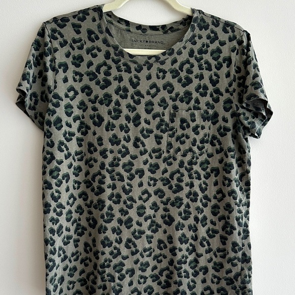 Lucky Brand Green Cheetah Print Short Sleeve T-Shirt, Size Medium - Picture 2 of 16